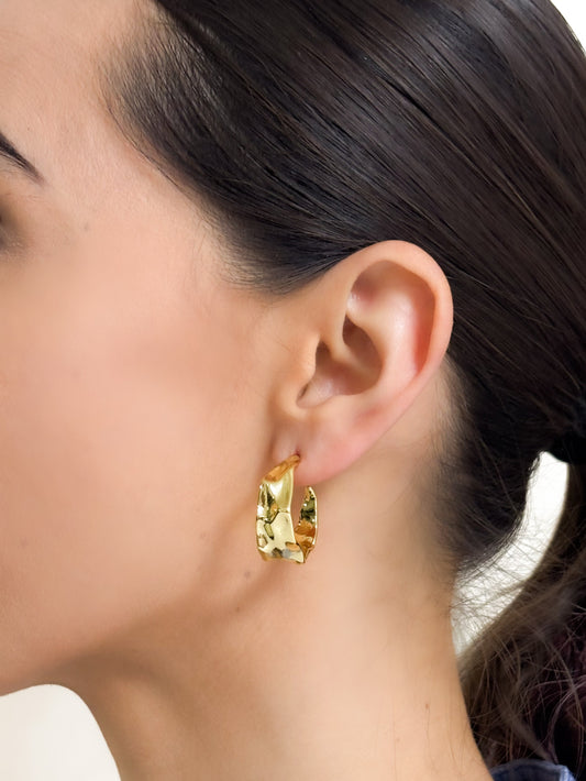 Aretes irregulares baño de oro PUNTO JOYERIA