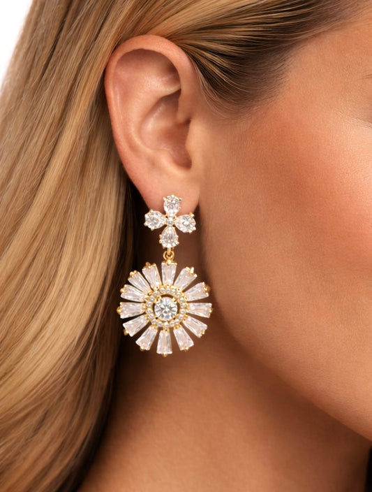 Aretes colgantes flor en baño de oro PUNTO JOYERIA