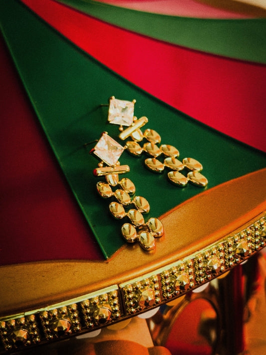 Aretes Largos Dorados con Zirconia baño de oro PUNTO JOYERIA