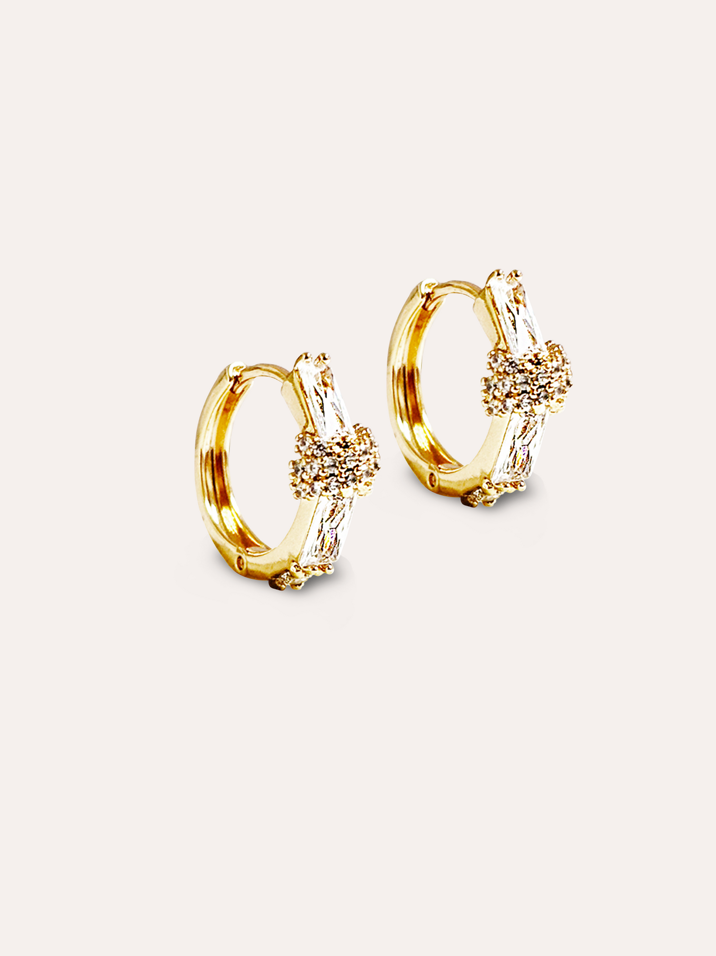 Aretes hoops zirconias baño oro PUNTO JOYERIA