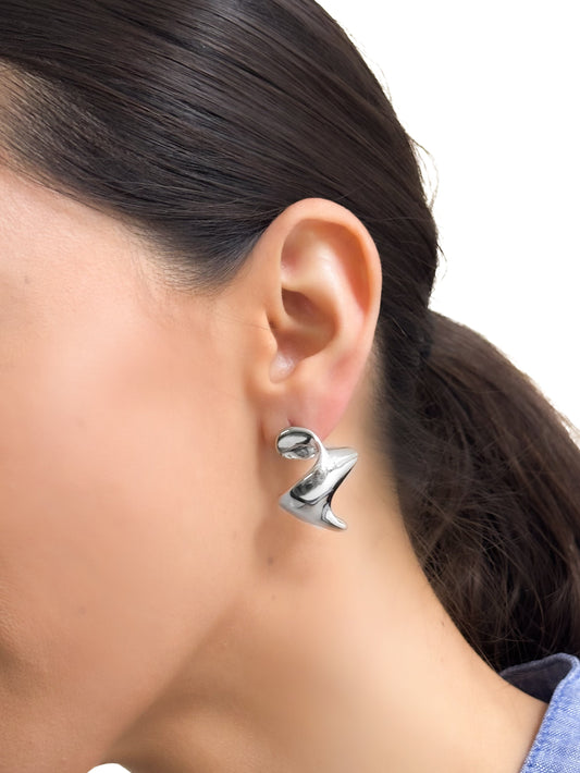 Aretes iiregulares plateados baño de rodio PUNTO JOYERIA